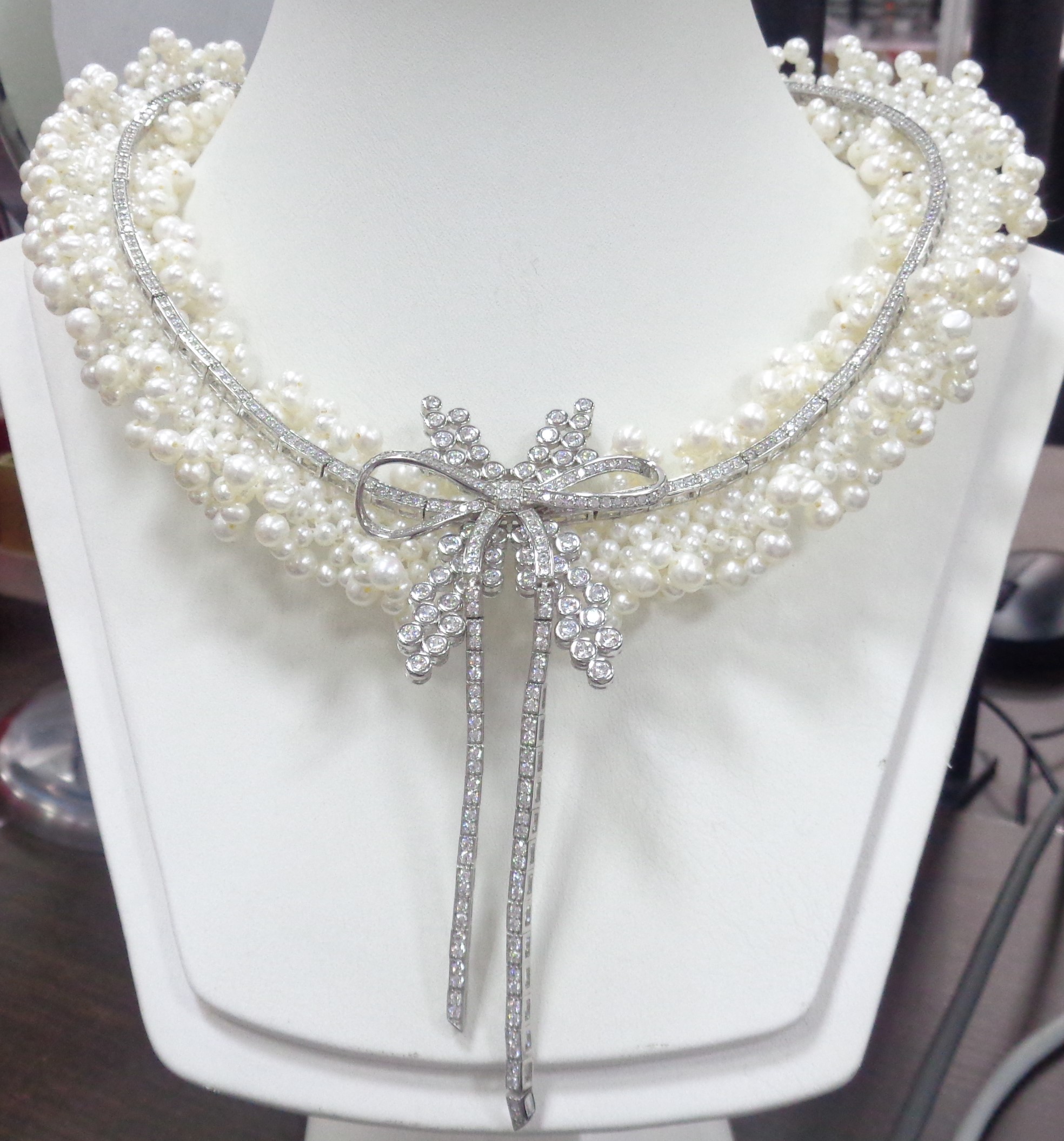 Серебряное колье с жемчугом